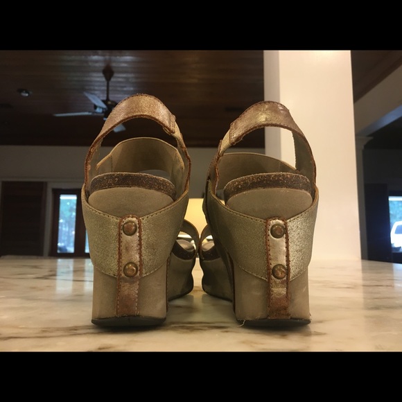 ๐ก OTBT Wedges - Picture 6 of 8